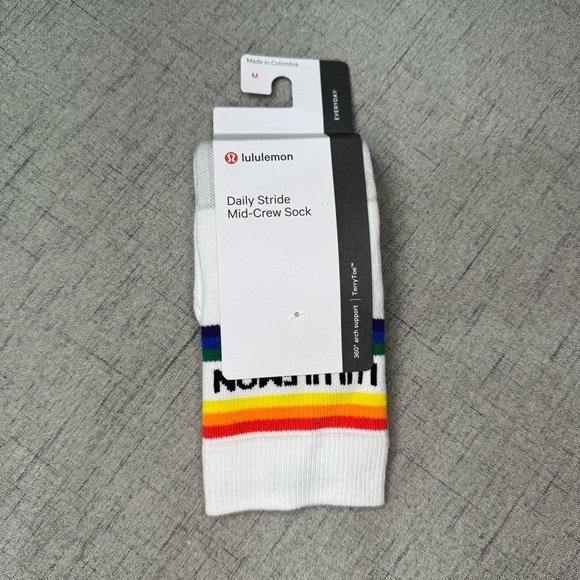 Lululemon Daily Stride Mid Crew Sock Rainbow White Medium NWT - Picture 3 of 4